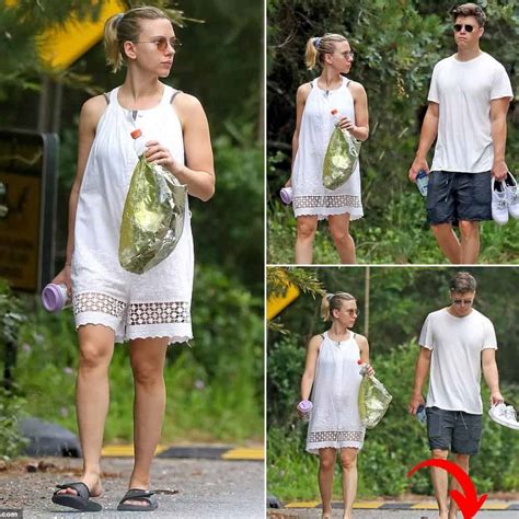 scarlett johansson beach|Scarlett Johansson and Colin Jost enjoy the。